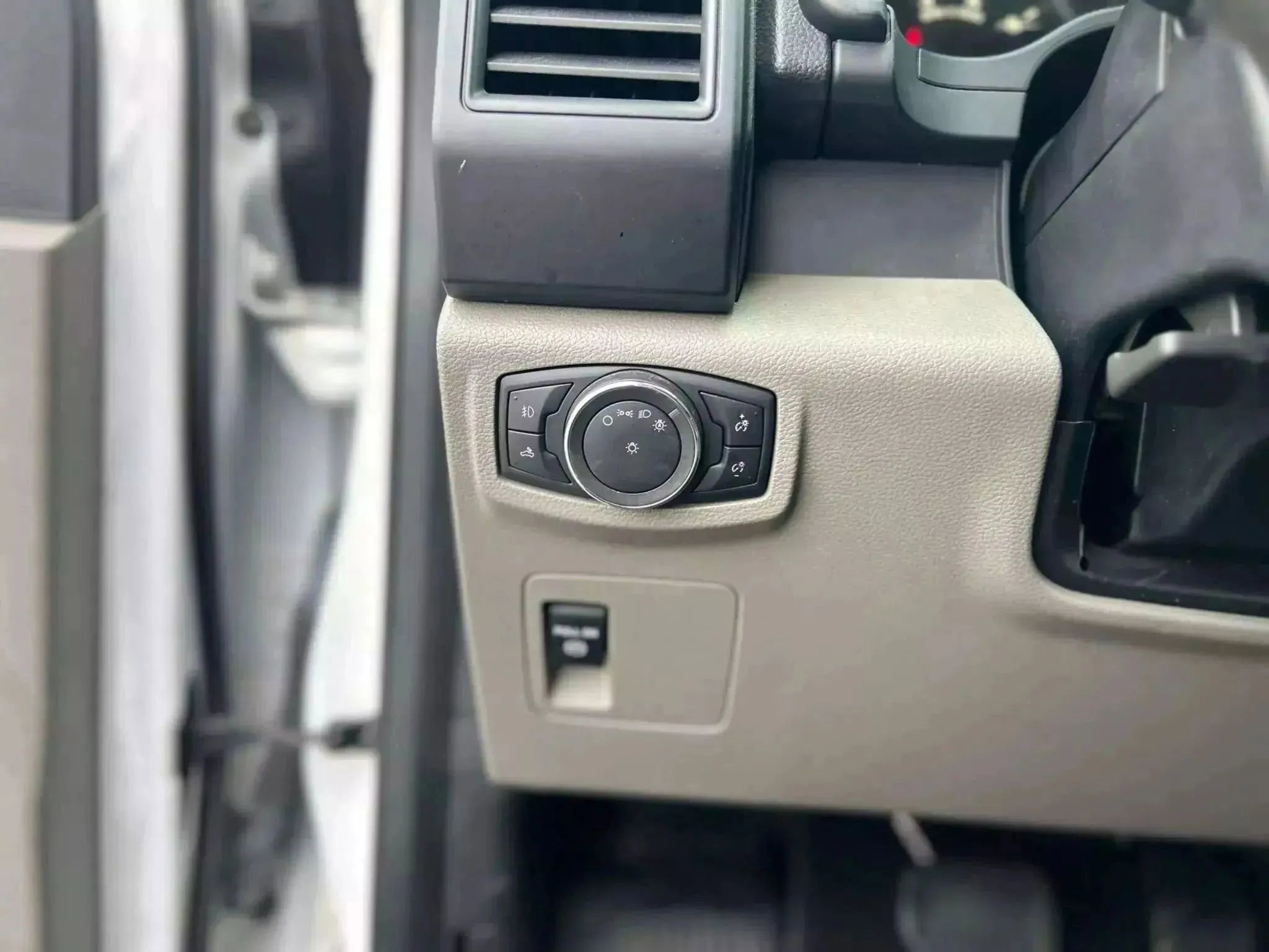 Used 2019 Ford F150 XL w/ Equipment Group 101A Mid image 14