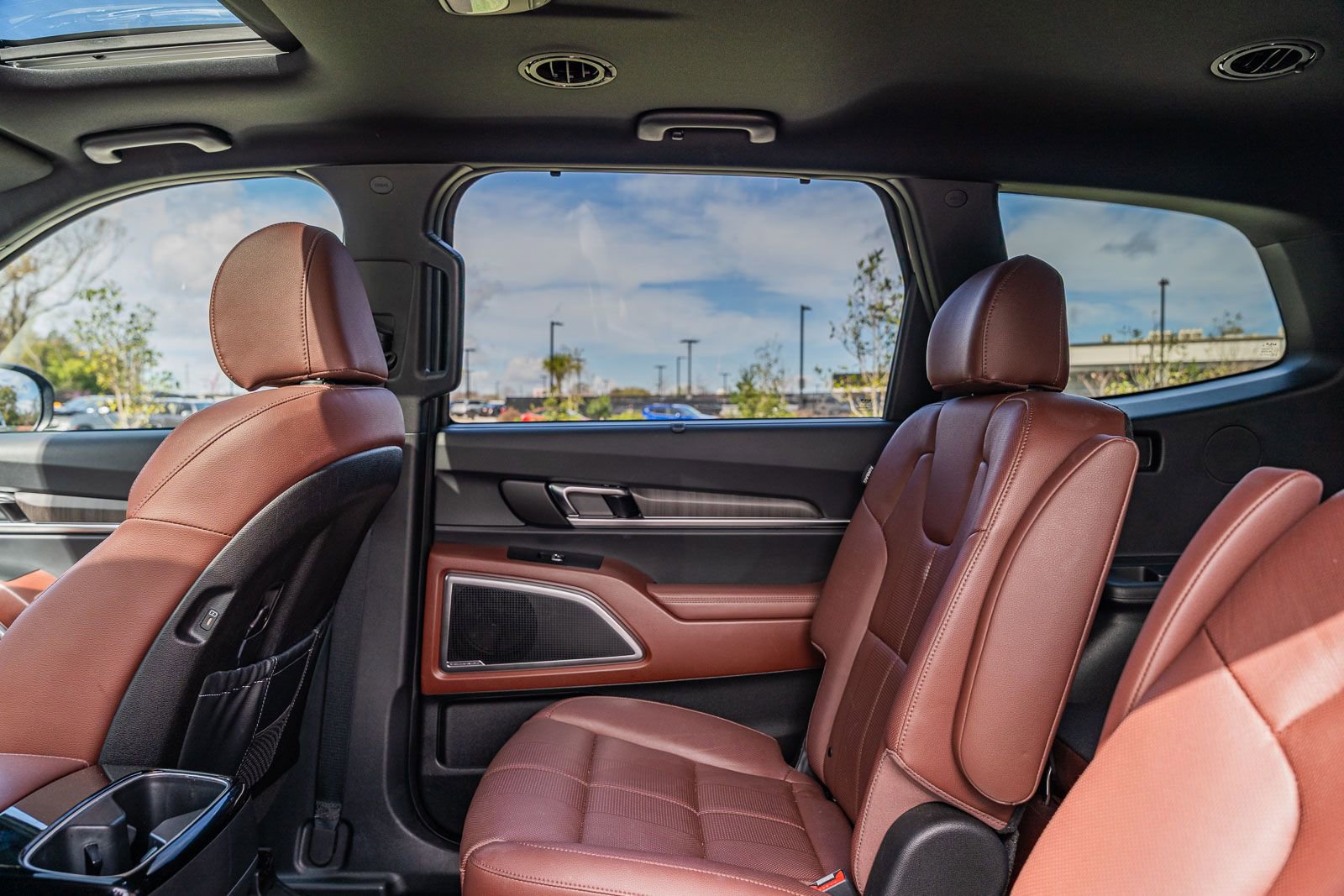 Used 2024 Kia Telluride EX w/ EX Captain's Chair Package image 20