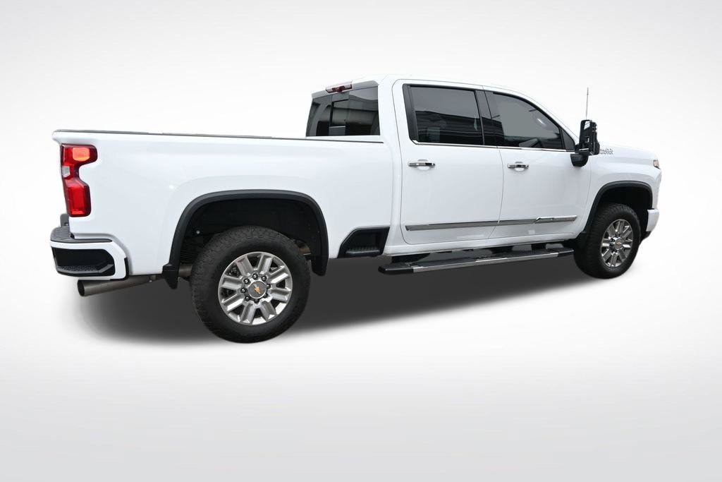 Used 2024 Chevrolet Silverado 2500 High Country w/ High Country Premium Package AWD/4WD image 38