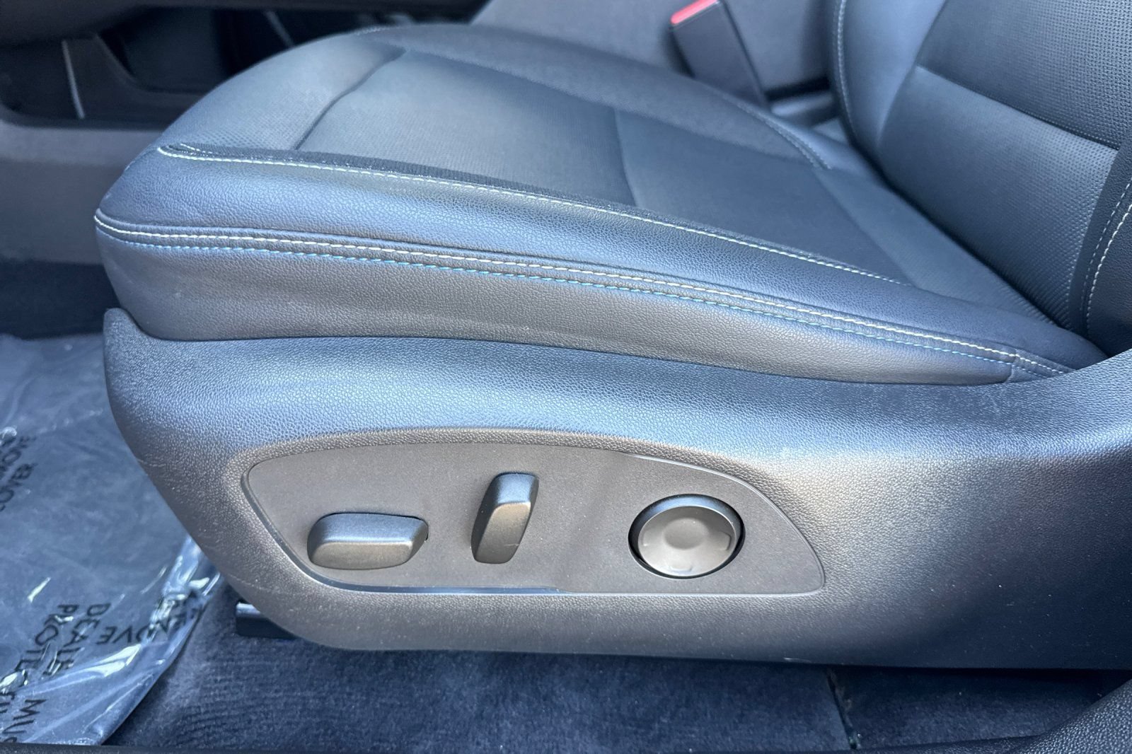 Used 2024 Chevrolet Equinox EV LT AWD/4WD image 14