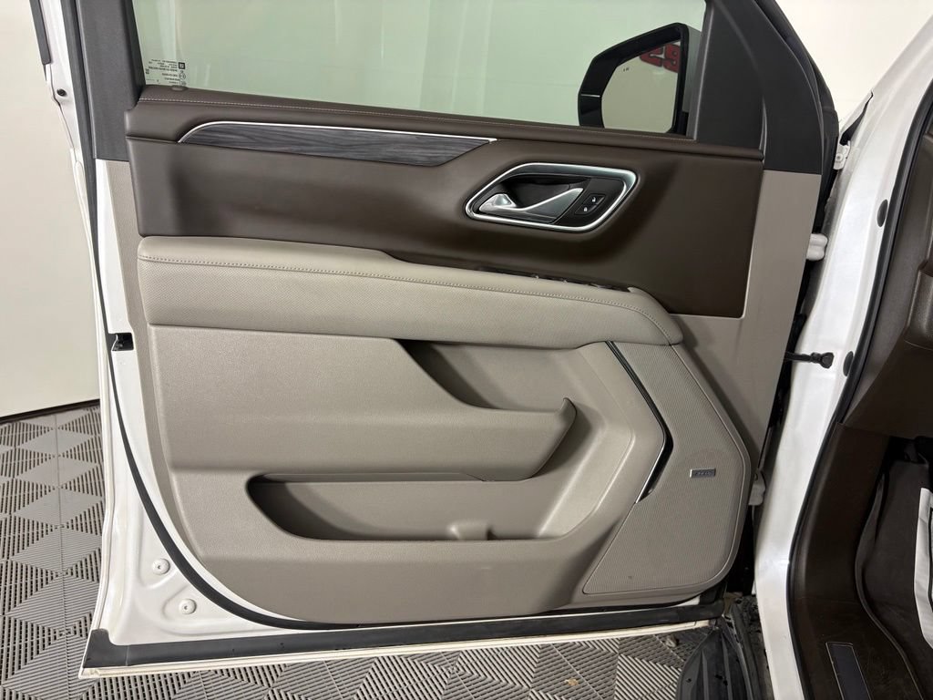 Used 2023 GMC Yukon XL SLT AWD/4WD image 12