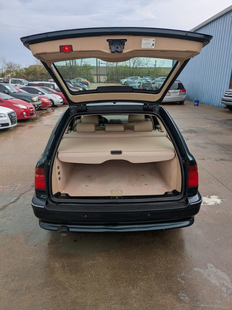 Used 2000 BMW 528i Wagon image 5