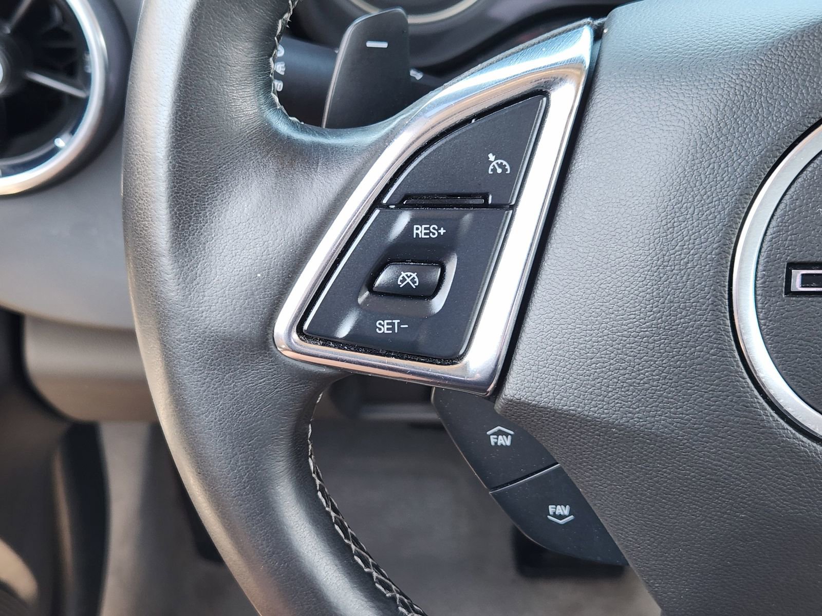 Used 2023 Chevrolet Camaro LT RWD image 33