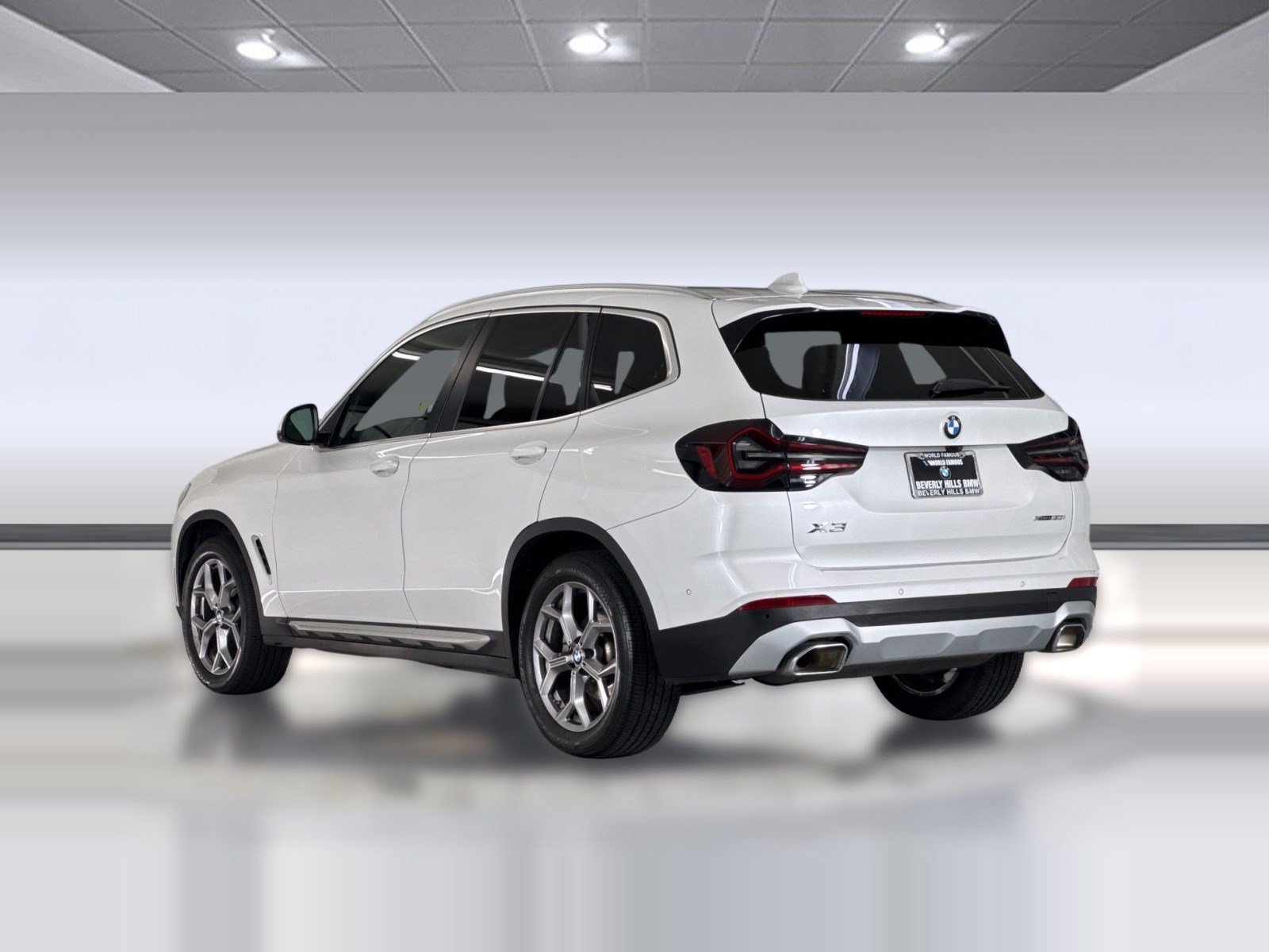 Used 2024 BMW X3 xDrive30i w/ Premium Package AWD/4WD image 3