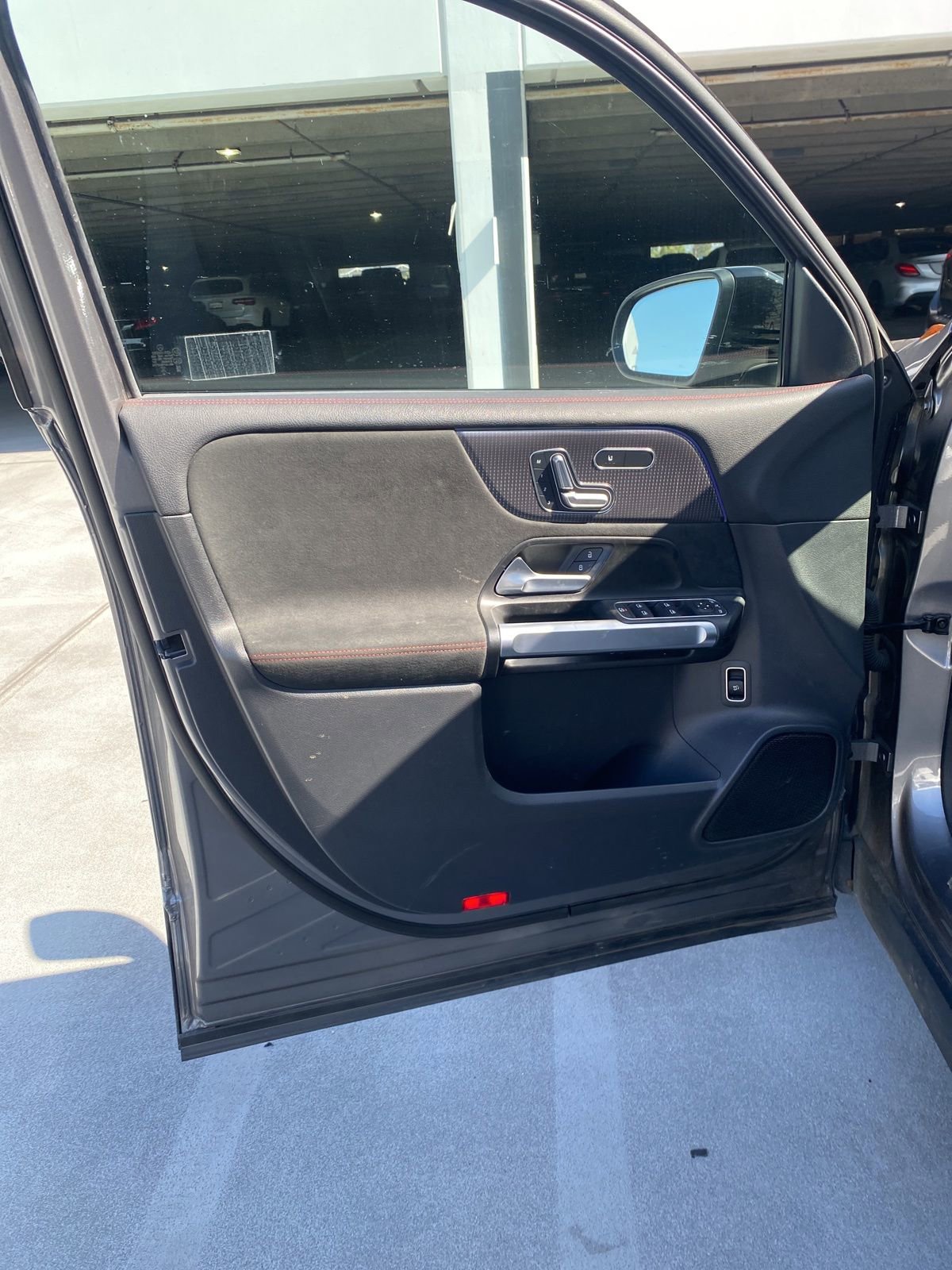 Used 2023 Mercedes-Benz EQB 300 4MATIC image 10