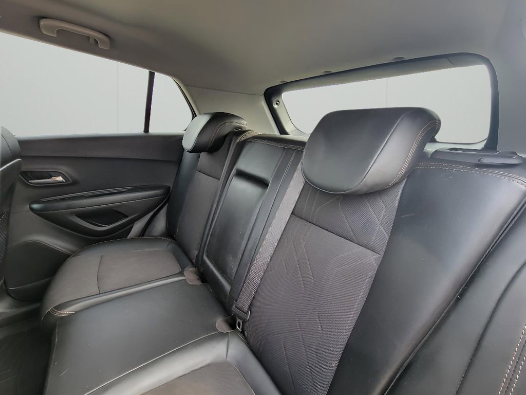 Used 2021 Chevrolet Trax LT w/ LT Convenience Package AWD/4WD image 22