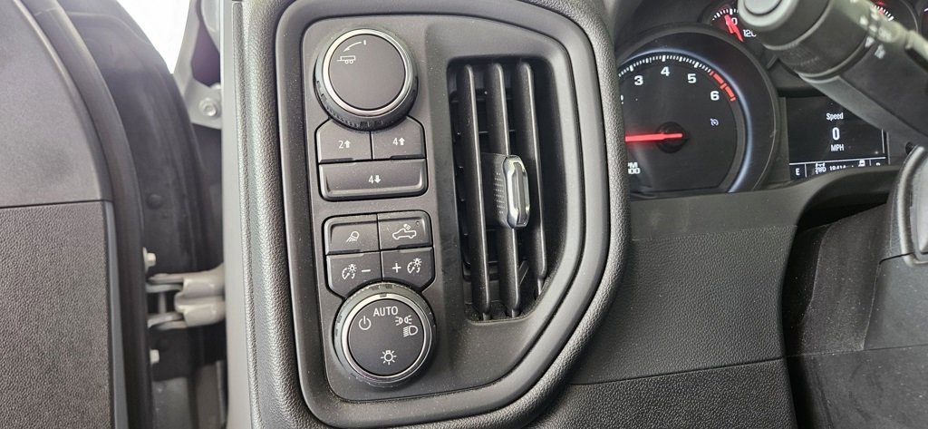 Used 2025 Chevrolet Silverado 2500 Custom w/ Custom Value Package image 25