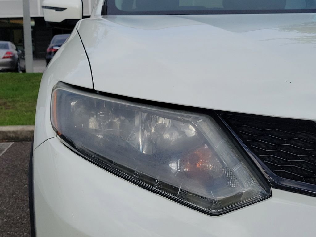 Used 2016 Nissan Rogue SL FWD image 2