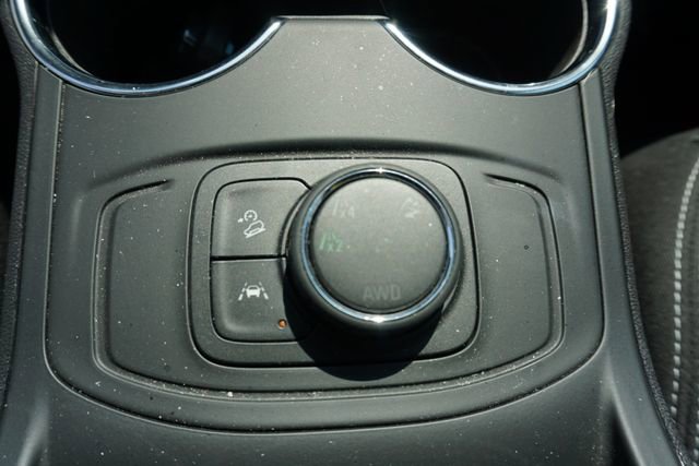 Used 2023 GMC Terrain SLE AWD/4WD image 18