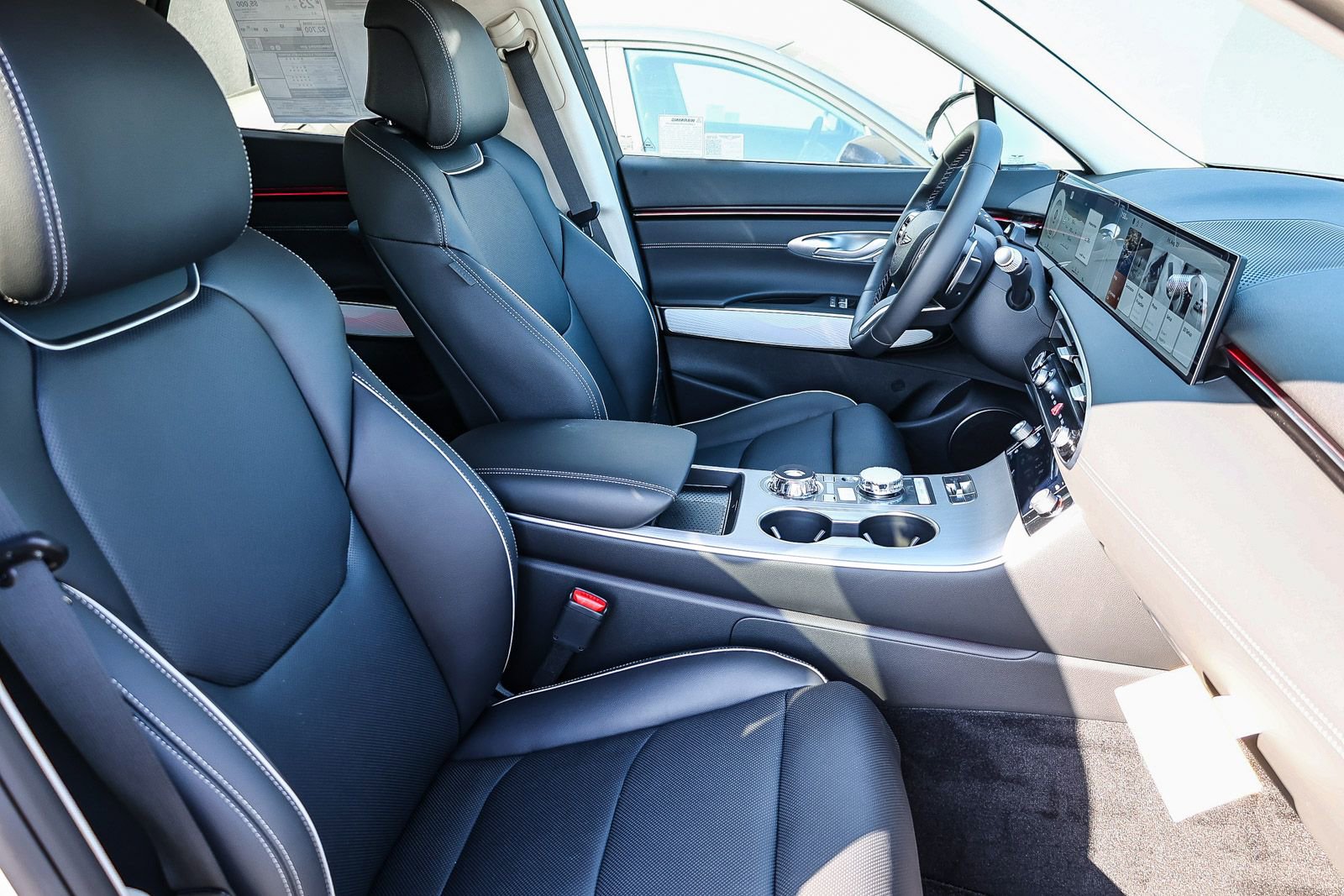 Used 2026 Genesis GV70 2.5T Advanced image 17