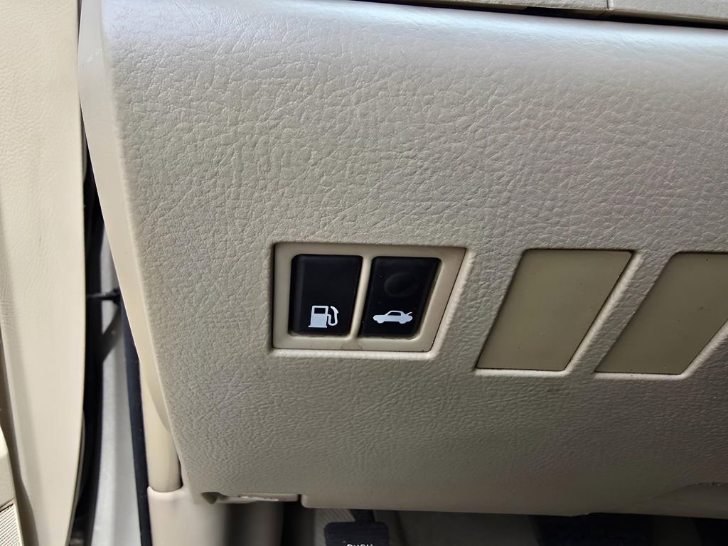 Used 2007 Toyota Avalon XLS image 24