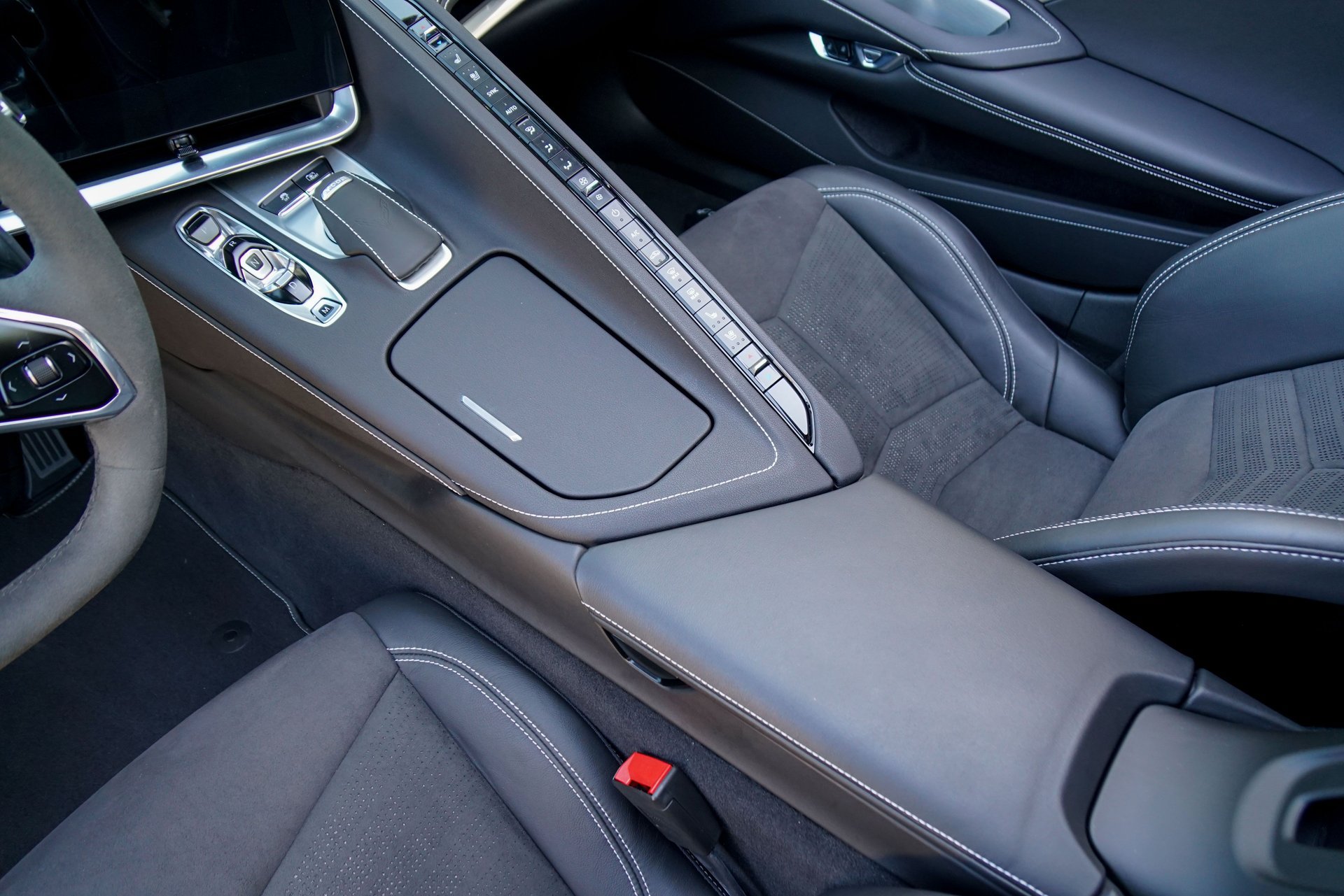 Used 2021 Chevrolet Corvette Stingray Preferred Cpe w/ Z51 Performance Package RWD image 27