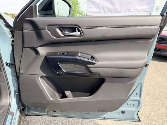 New 2026 Nissan Pathfinder Platinum image 8