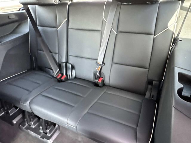 Used 2023 Cadillac Escalade Premium Luxury image 16