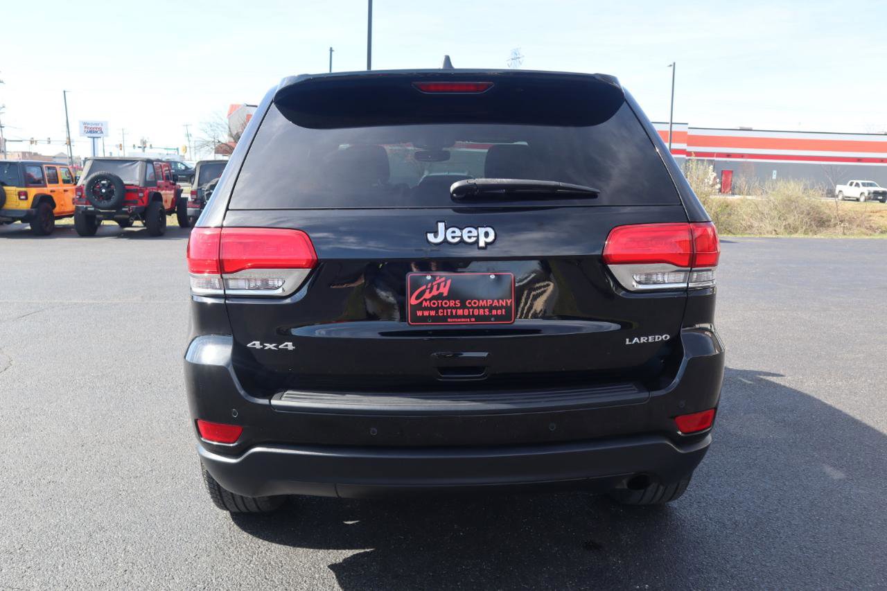 Used 2019 Jeep Grand Cherokee Laredo w/ 18" Wheel & 8.4" Radio Group image 29