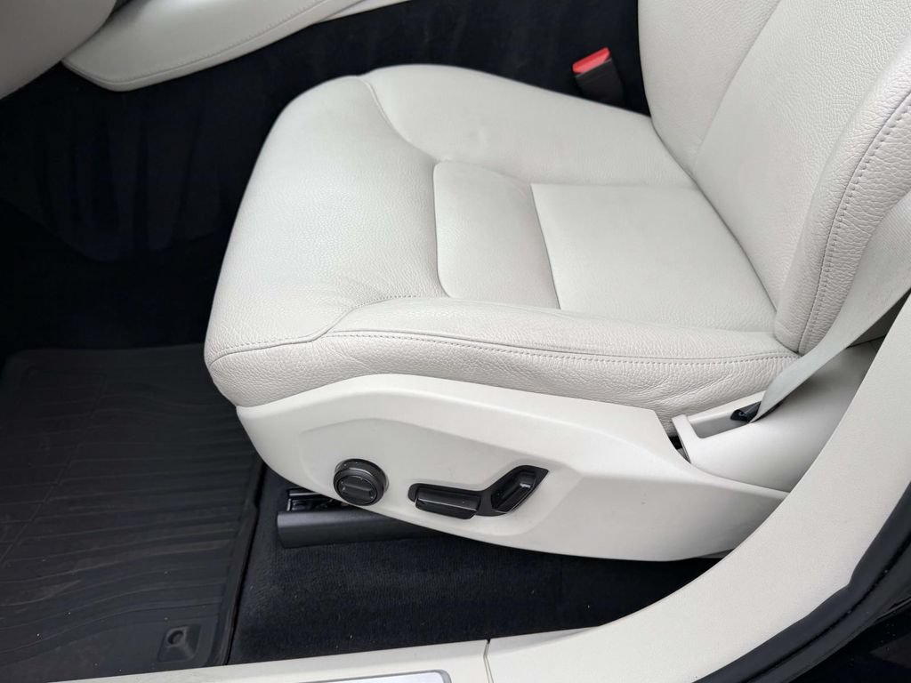 Used 2023 Volvo XC90 B6 Plus w/ Protection Package Premier AWD/4WD image 17