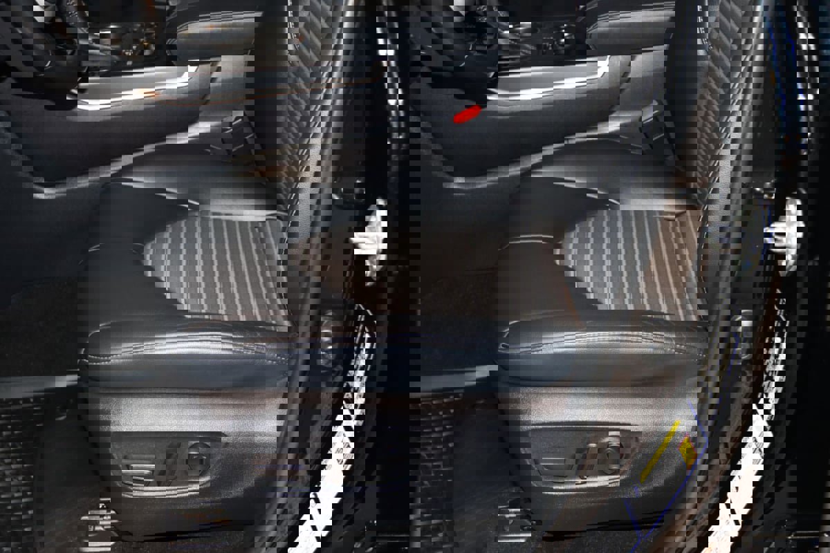 Used 2023 Toyota Highlander L image 35