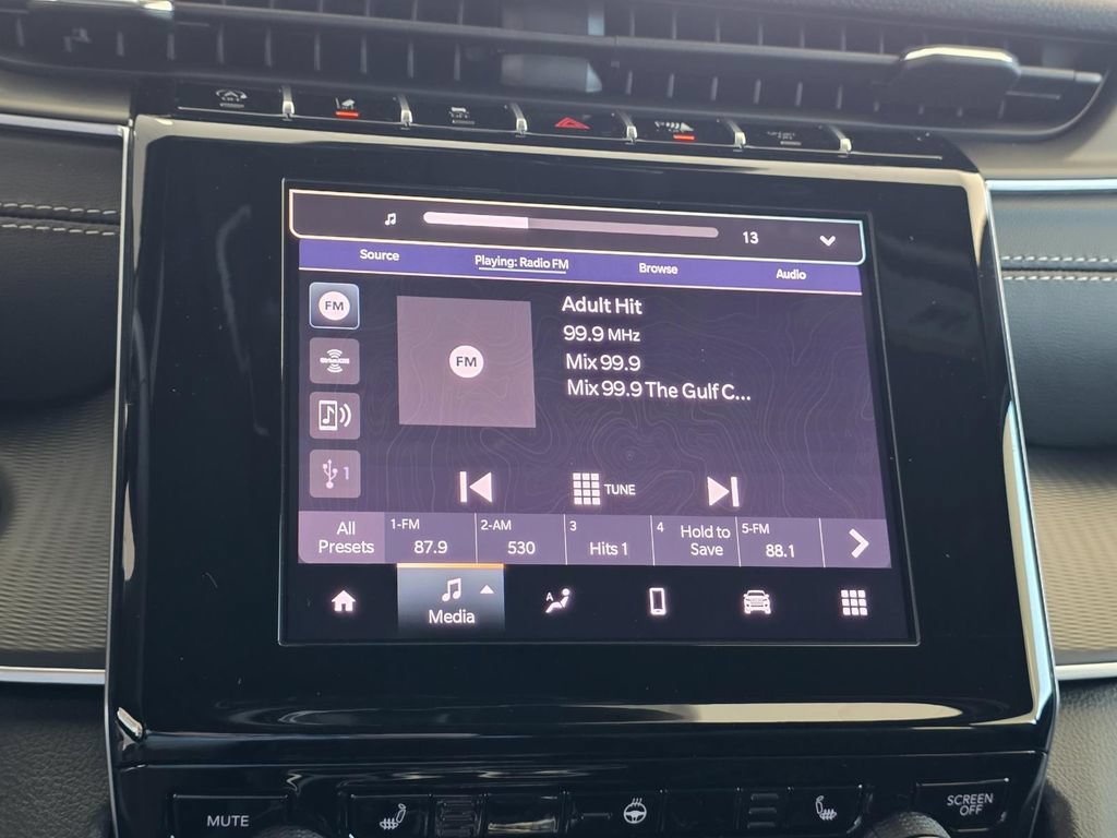 New 2025 Jeep Grand Cherokee L Altitude AWD/4WD image 22