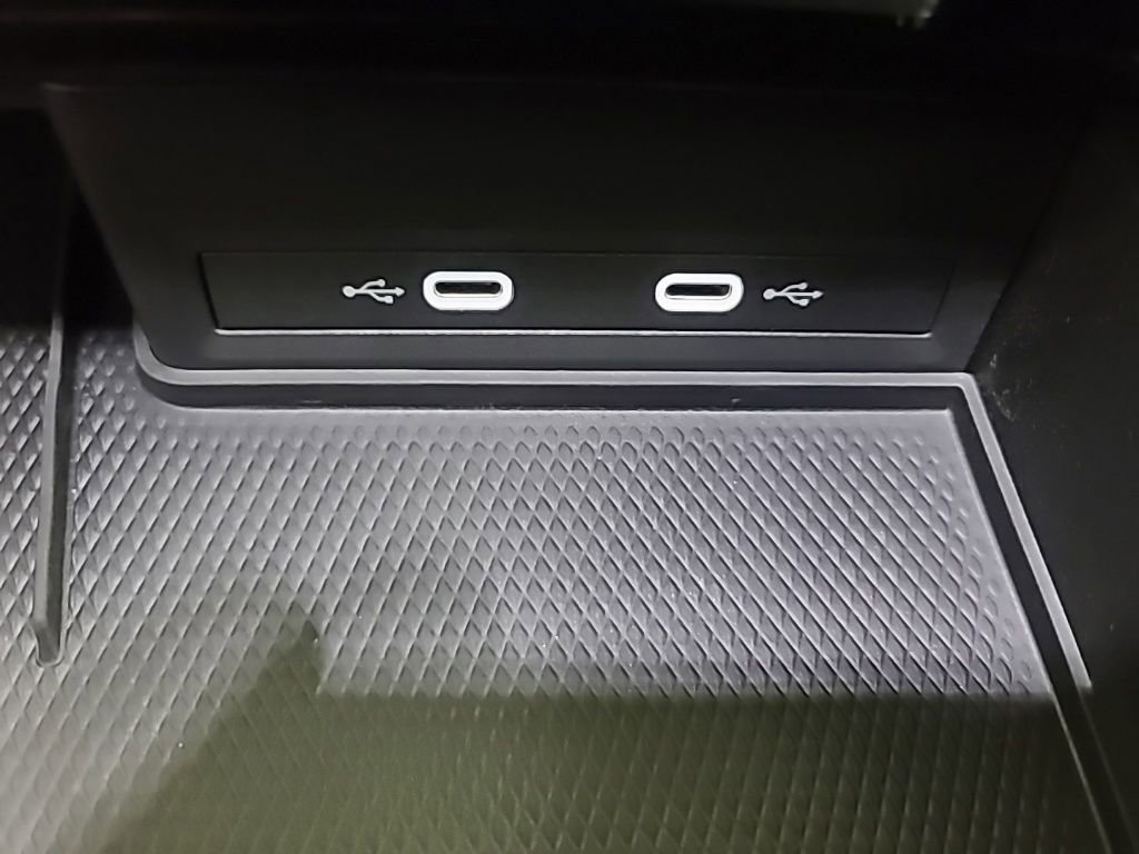 Used 2025 Volkswagen Atlas Cross Sport SE image 37