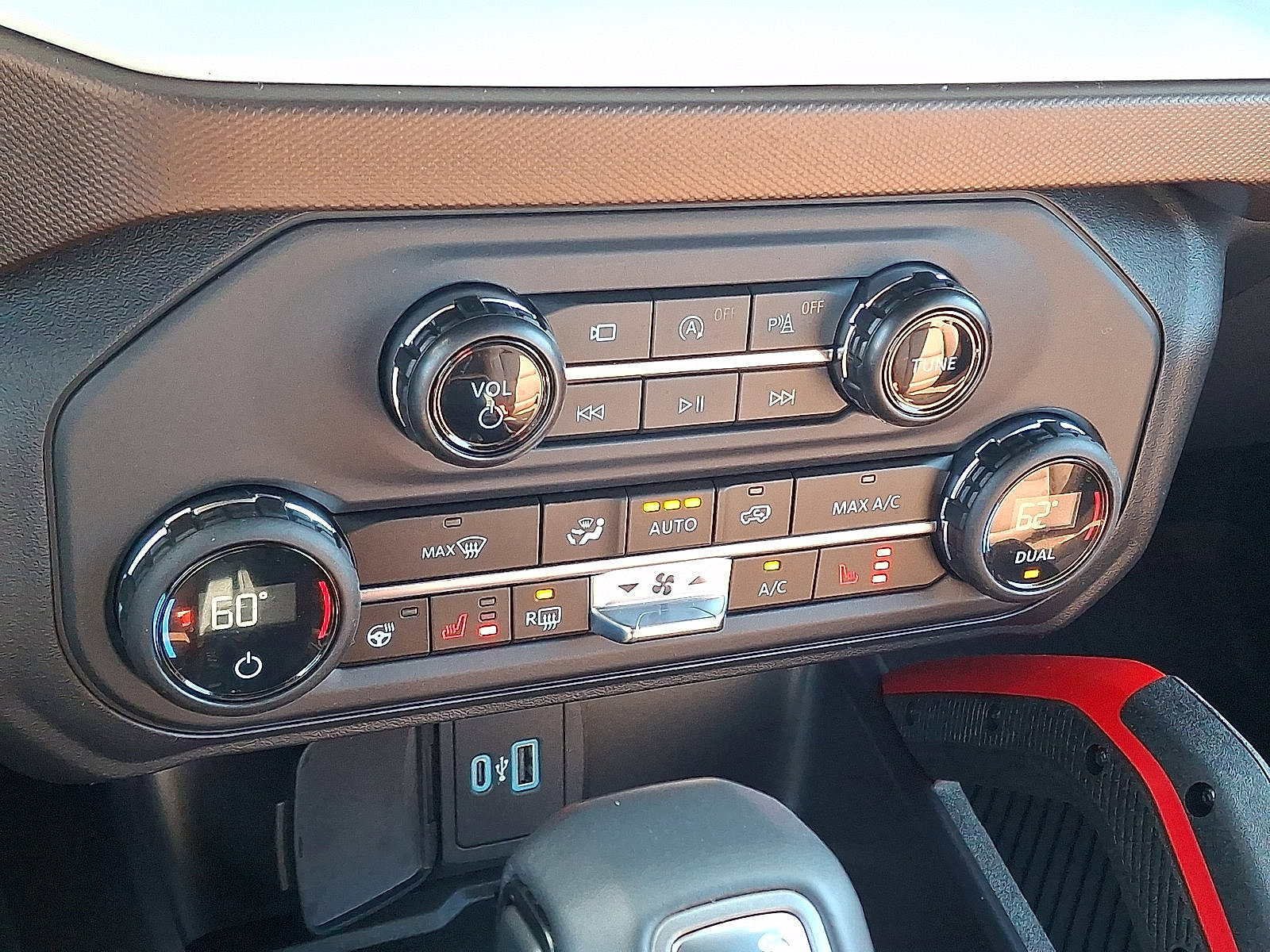 Used 2024 Ford Bronco Heritage Edition AWD/4WD image 15