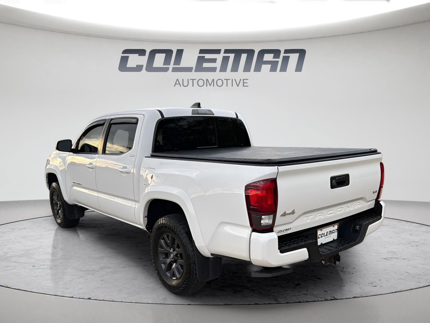 Used 2023 Toyota Tacoma SR5 w/ Technology Package AWD/4WD image 3