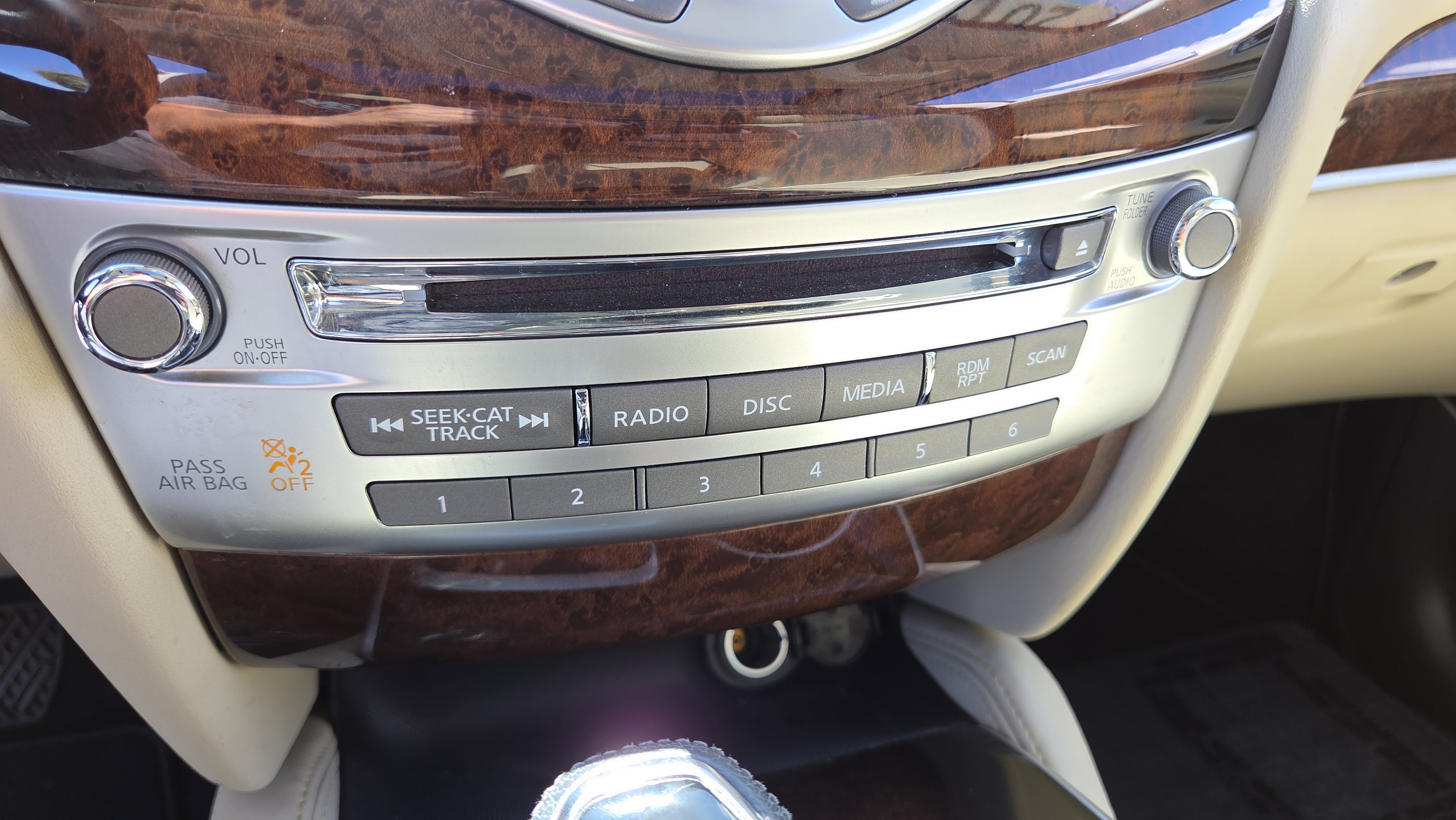 Used 2018 INFINITI QX60 Luxe w/ Deluxe Technology Package image 38