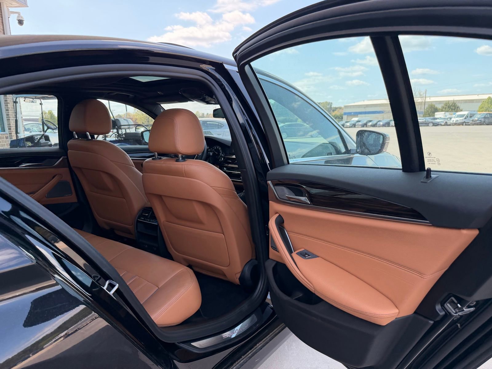 Used 2019 BMW 540i w/ Premium Package image 15