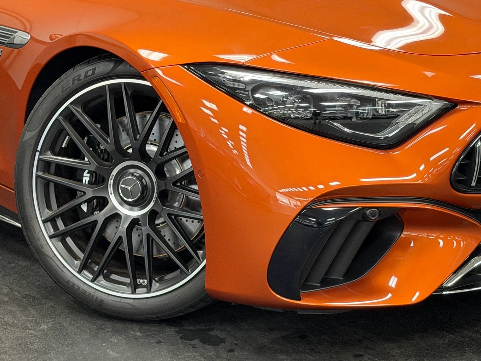 Used 2024 Mercedes-Benz SL 63 AMG 4MATIC image 4