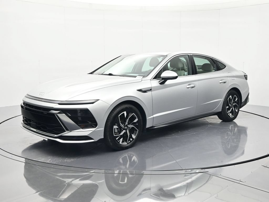 Used 2025 Hyundai Sonata SEL FWD image 1
