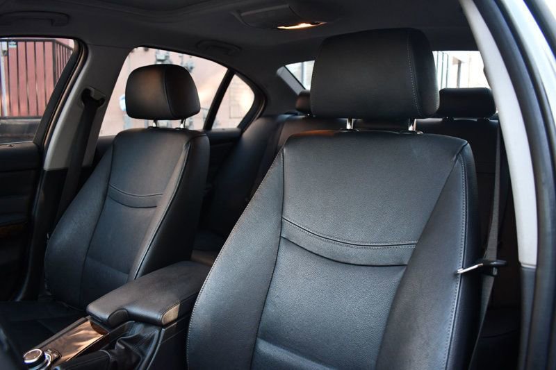 Used 2011 BMW 335i xDrive Sedan image 20