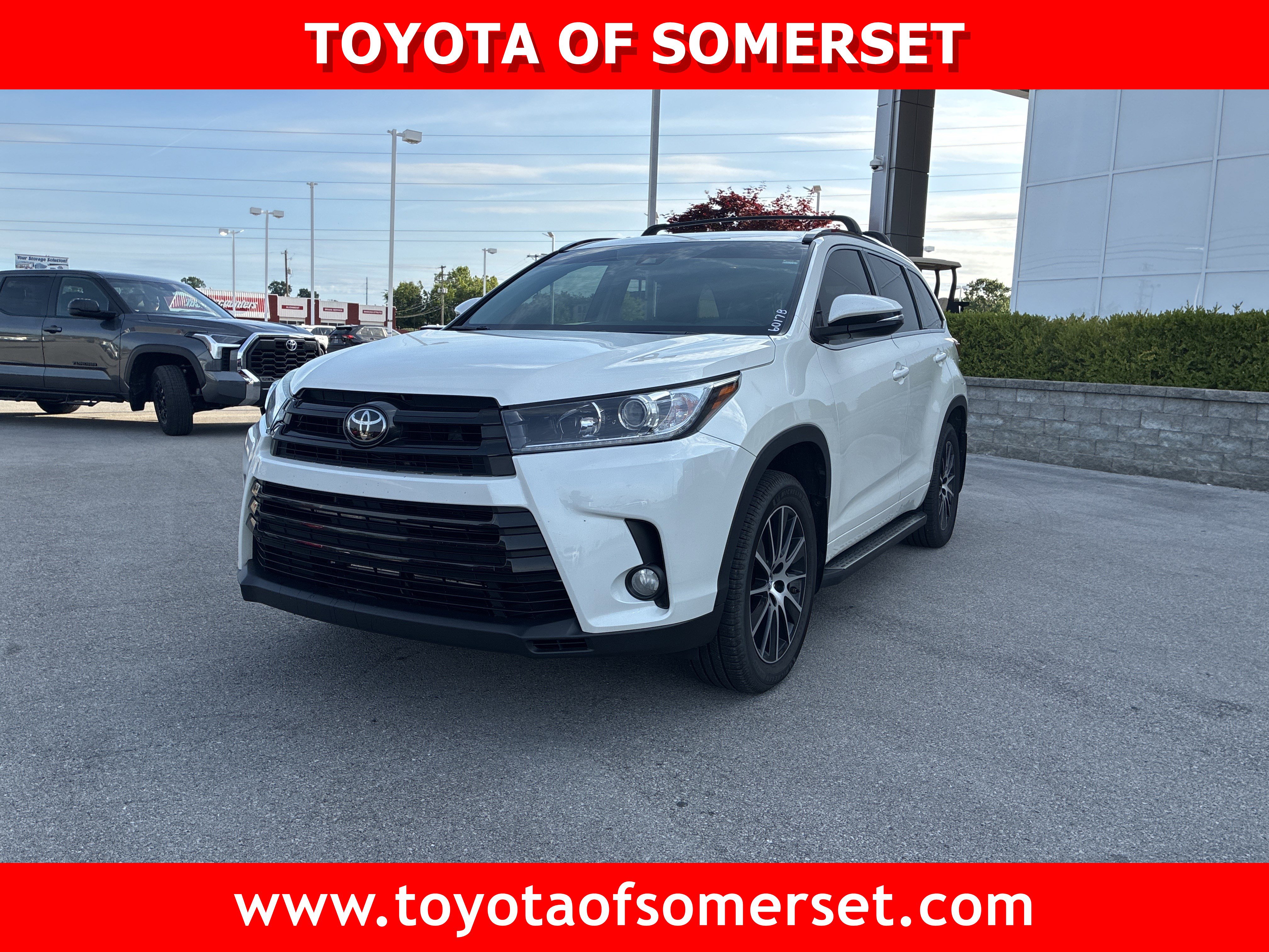 Used 2017 Toyota Highlander SE AWD/4WD video 1