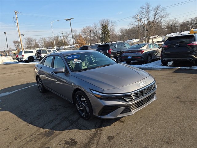 Certified 2024 Hyundai Elantra Limited image 4