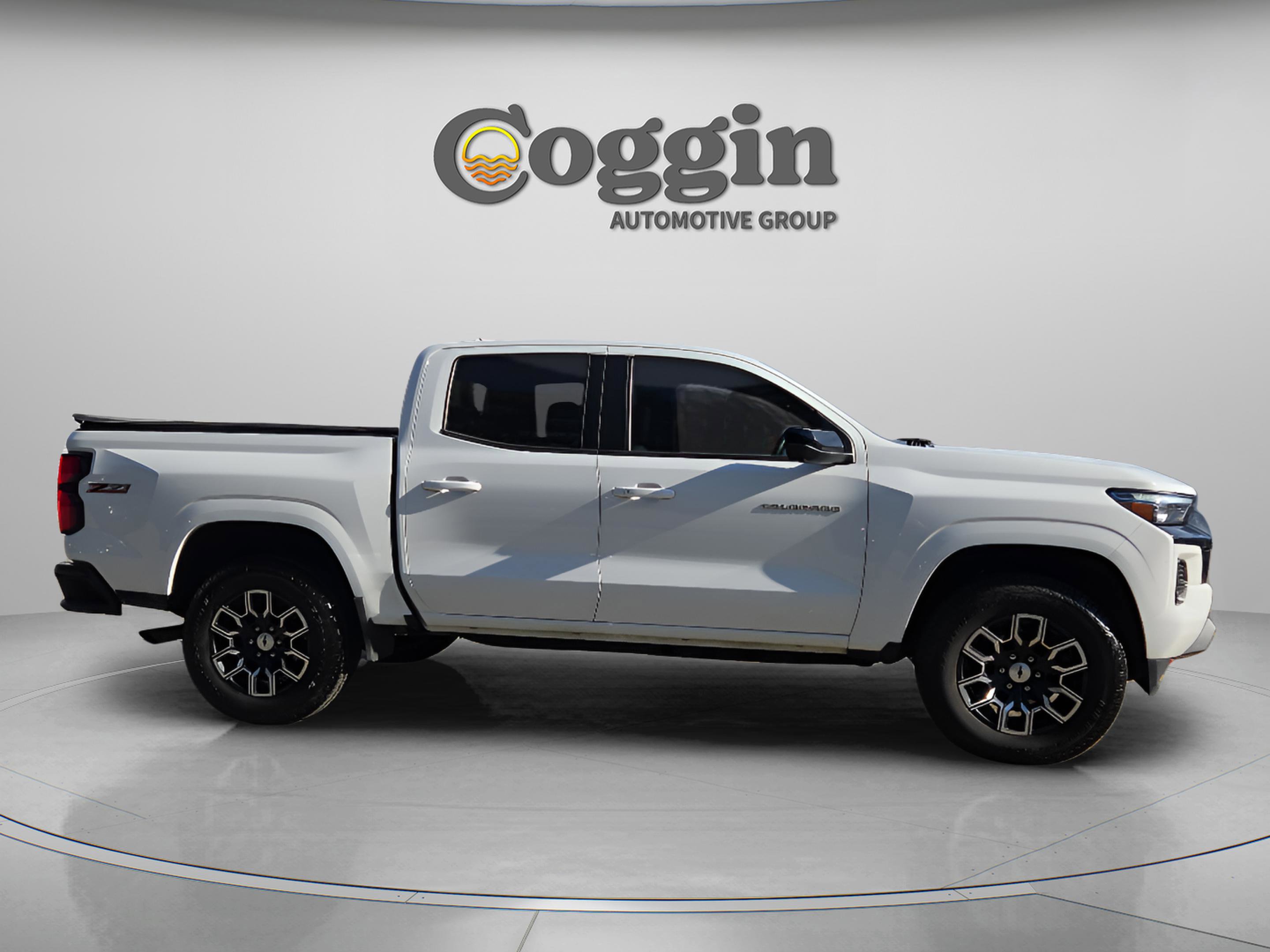 Used 2023 Chevrolet Colorado Z71 w/ Z71 Convenience Package 2 image 7