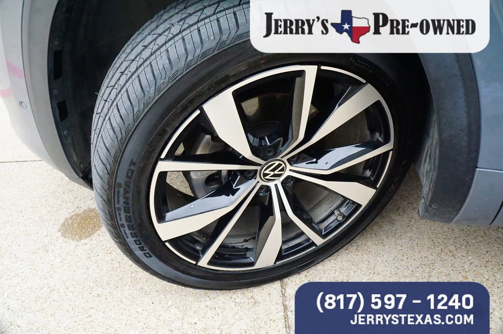 Used 2024 Volkswagen Atlas Cross Sport SEL Premium R-Line AWD/4WD image 9