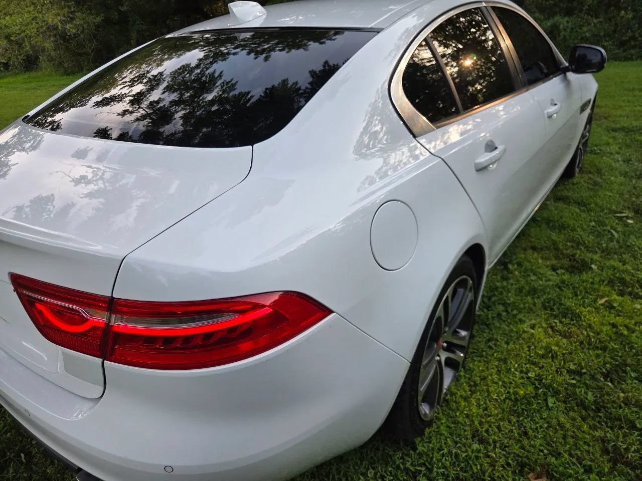 Used 2017 Jaguar XE Premium AWD/4WD image 27