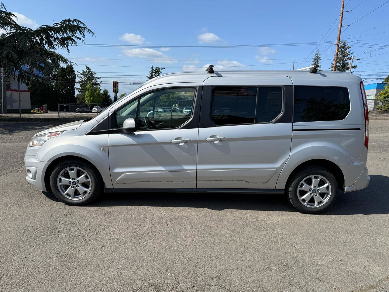 Used 2016 Ford Transit Connect Titanium FWD image 2
