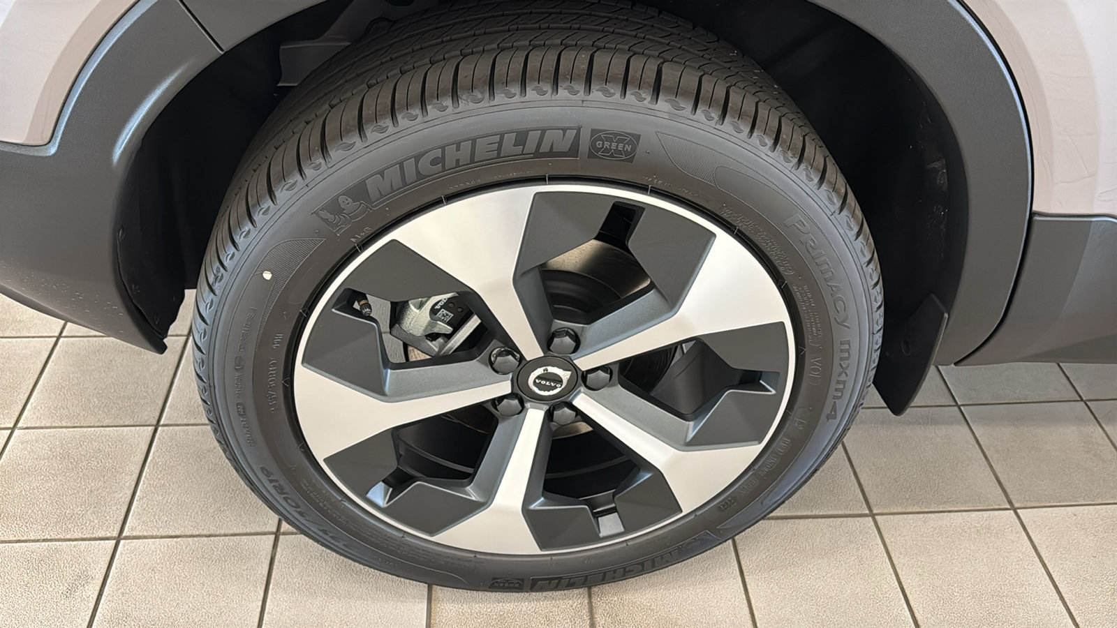 New 2026 Volvo XC40 B5 Plus w/ Protection Package Premier AWD/4WD image 31