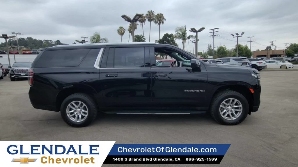 Certified 2024 Chevrolet Suburban LT AWD/4WD image 9