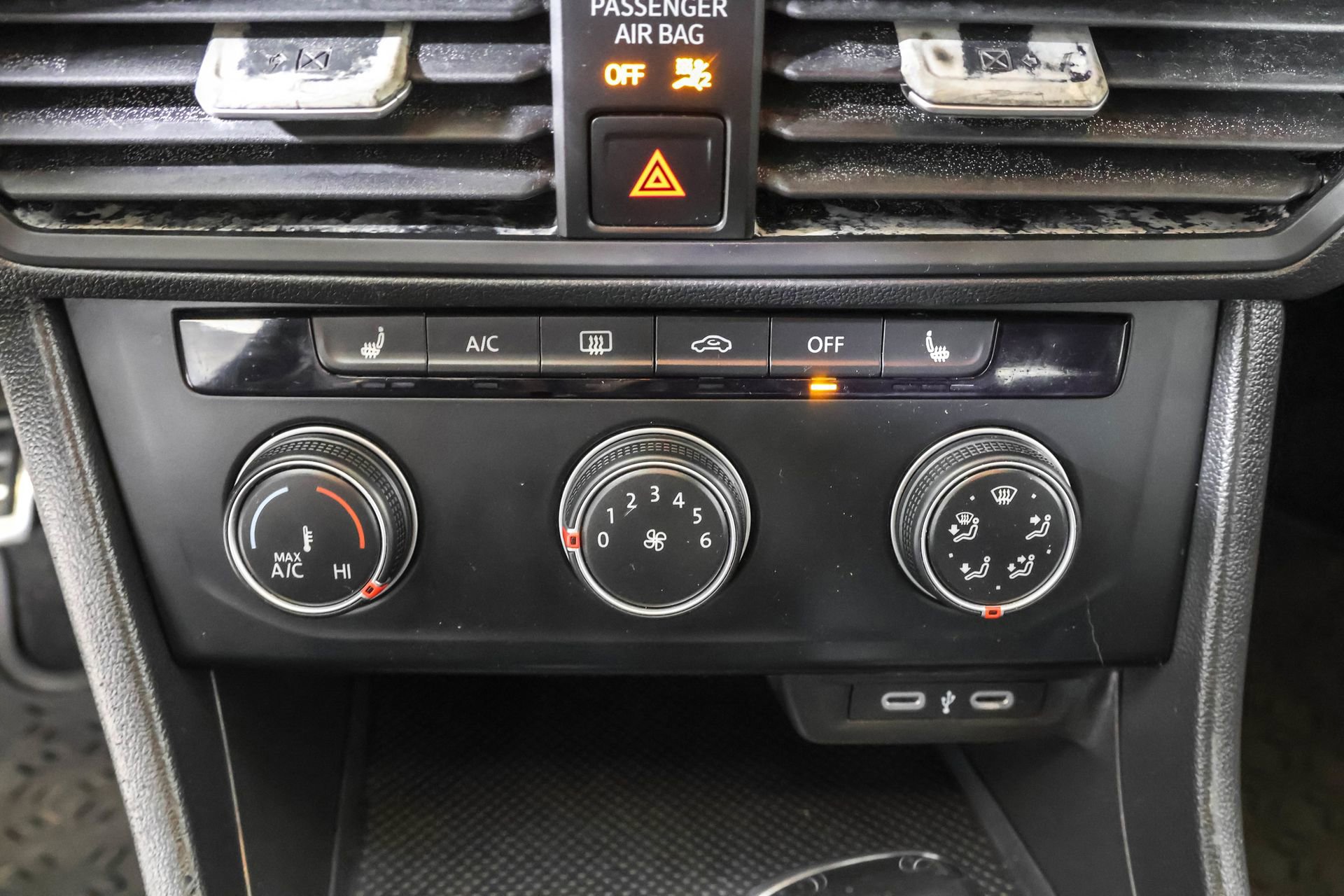 Used 2024 Volkswagen Jetta Sport image 30