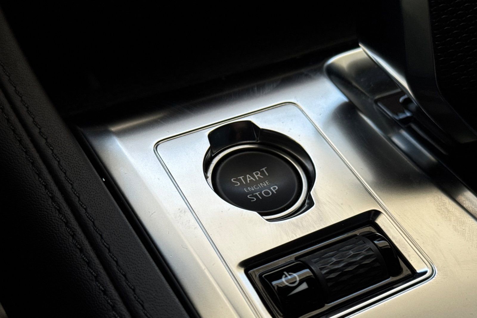 Used 2023 Jaguar F-PACE SVR AWD/4WD image 27