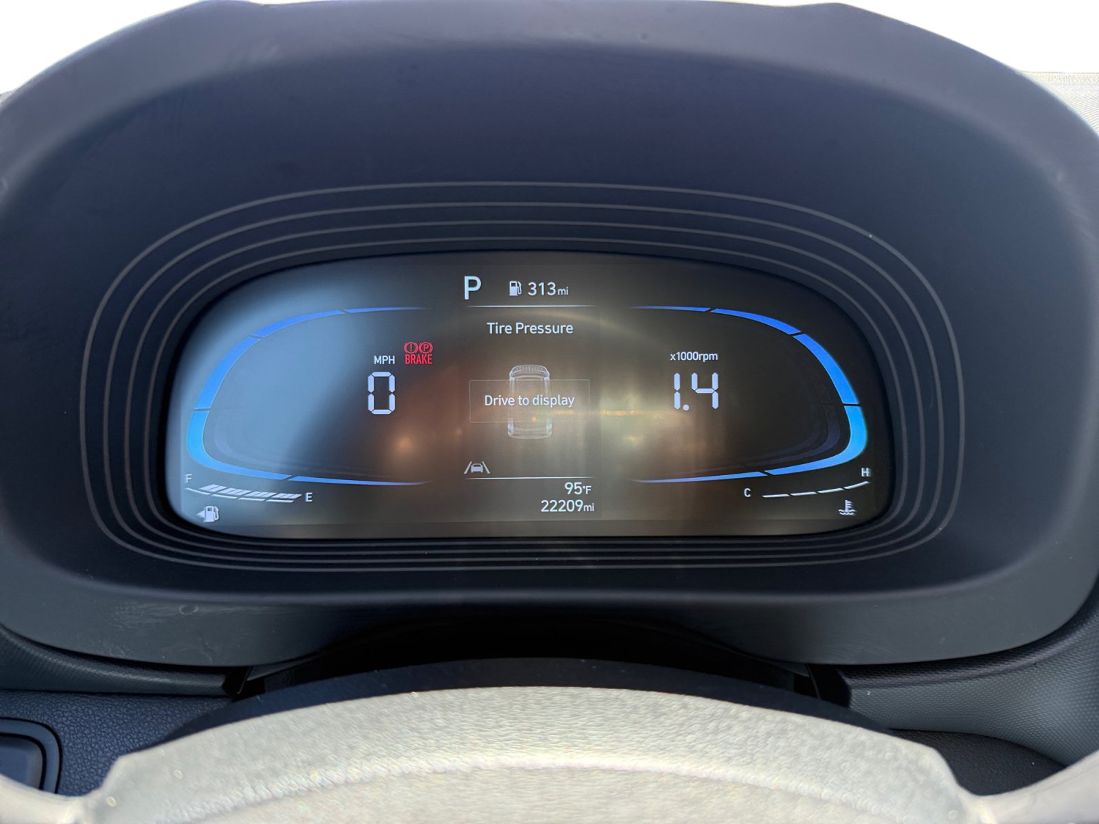 Used 2025 Hyundai Venue Limited FWD image 11