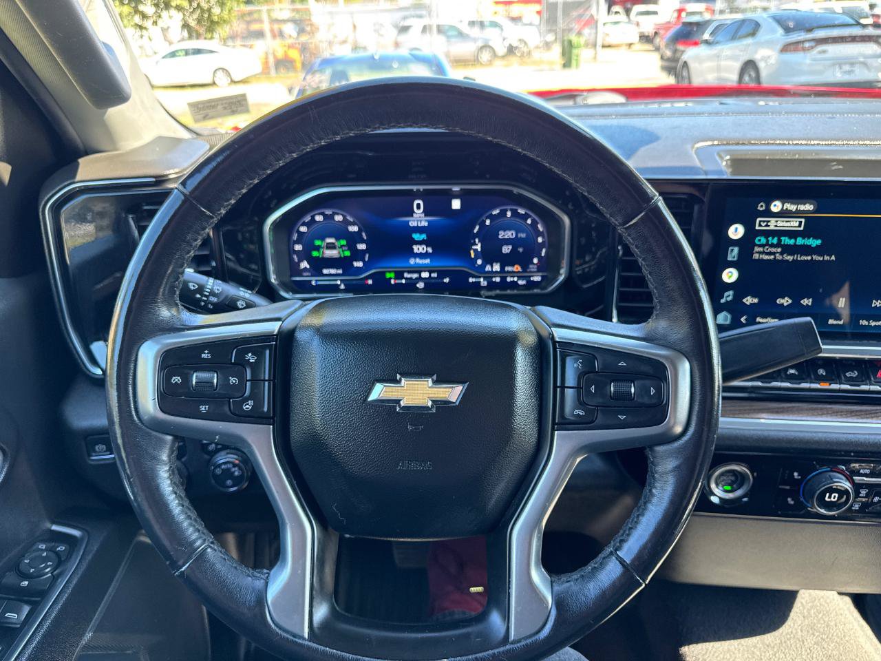 Used 2022 Chevrolet Silverado 1500 LT AWD/4WD image 12