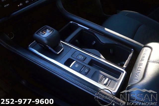 Used 2025 Nissan Pathfinder SV image 21