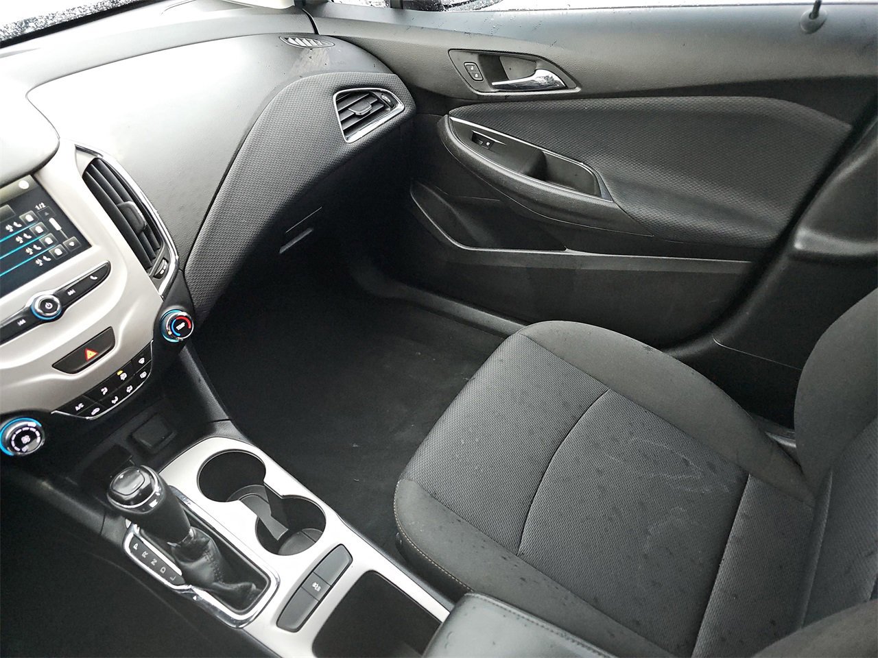 Used 2018 Chevrolet Cruze LS image 27