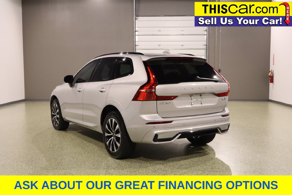 Used 2025 Volvo XC60 B5 Plus AWD/4WD image 6