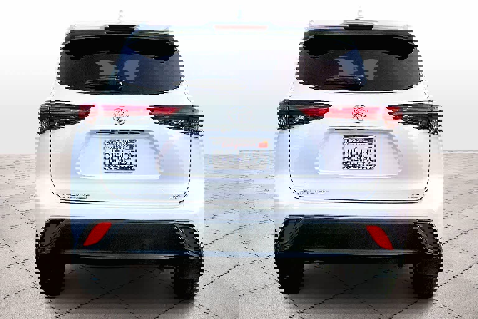 Used 2021 Toyota Highlander L image 7