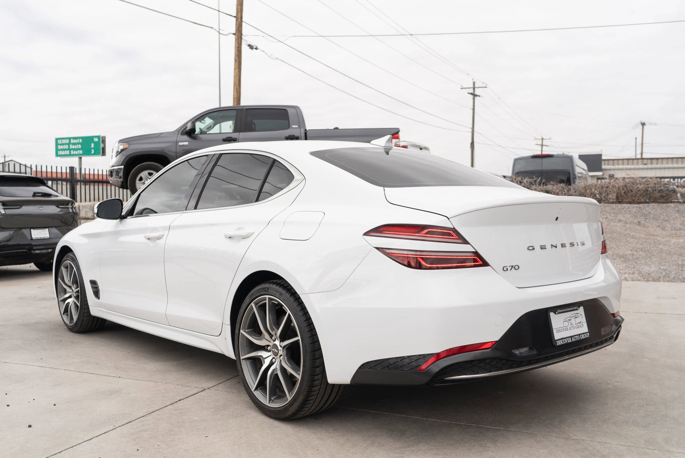 Used 2023 Genesis G70 2.0T image 5