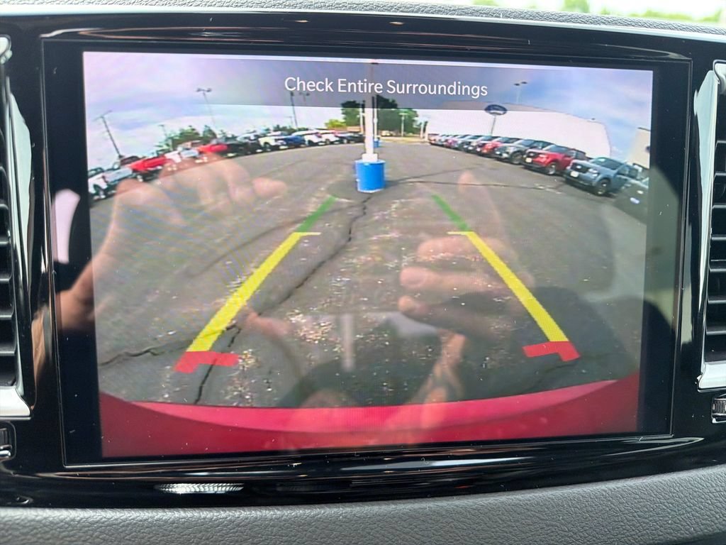 Used 2025 Chrysler Pacifica Select FWD image 19
