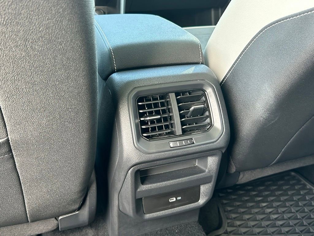 Used 2025 Volkswagen Taos SE image 55