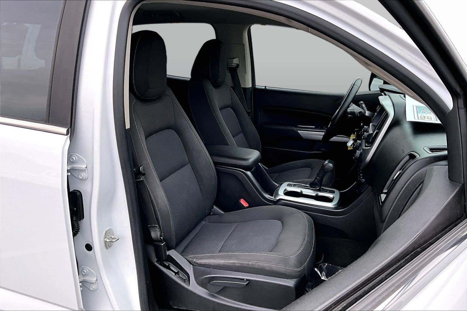 Used 2016 Chevrolet Colorado LT w/ LT Convenience Package RWD image 7